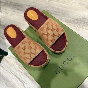 Gucci Women's Burgundy and Tan Sandals